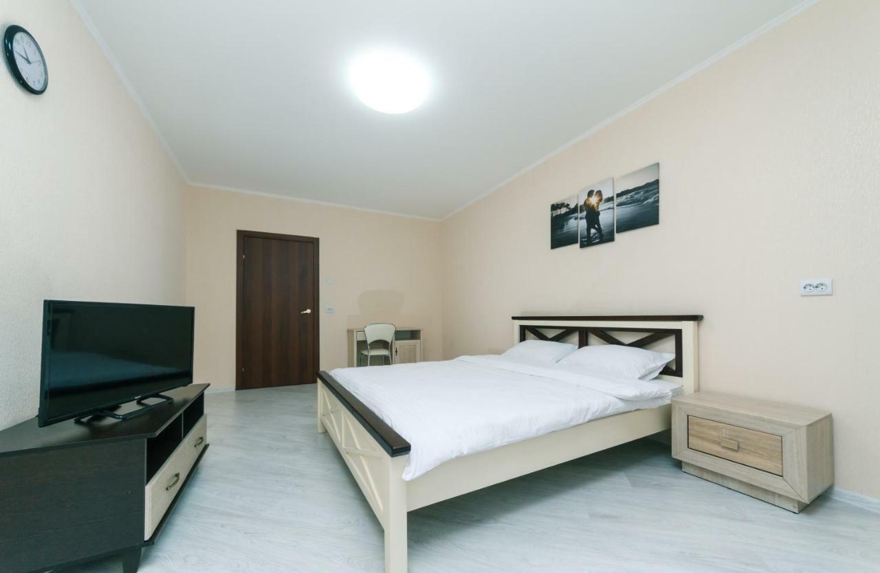 Видовая квартира Yaroslavichi-2 Вишгород Екстер'єр фото